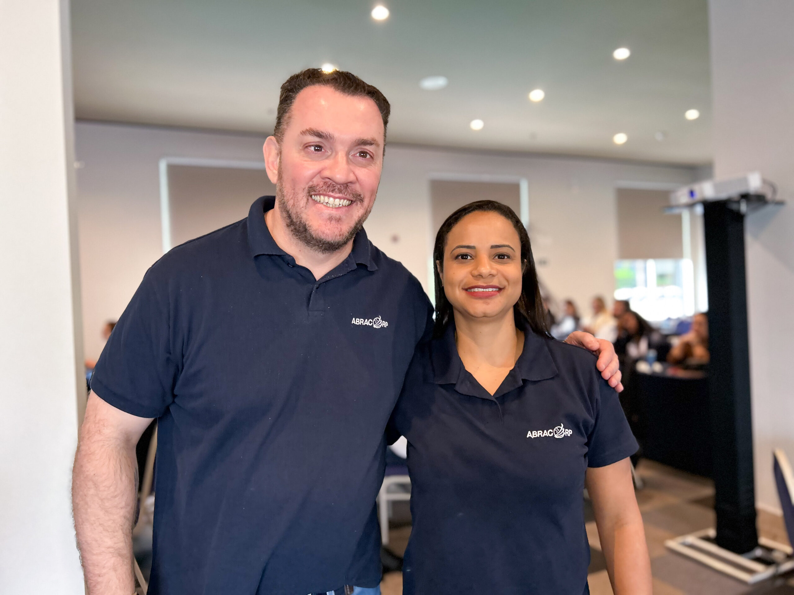 Douglas Camargo e Daiana Moreira, da Abracorp