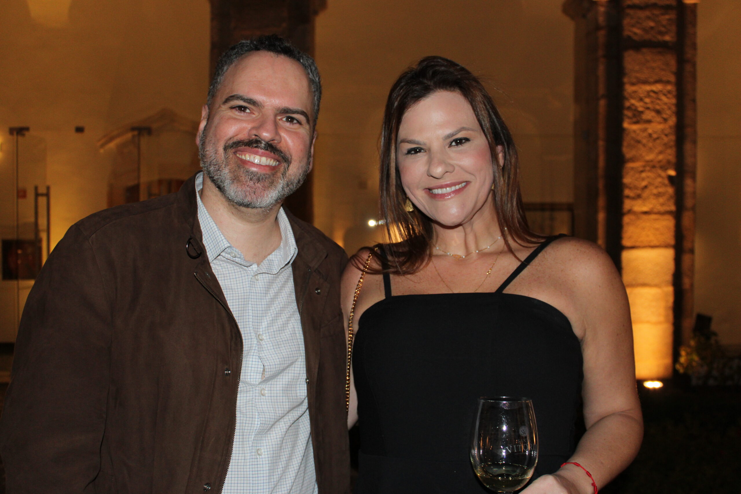 Rodrigo Ramos, da Braztoa, com Priscila Godoy, da Azul Viagens
