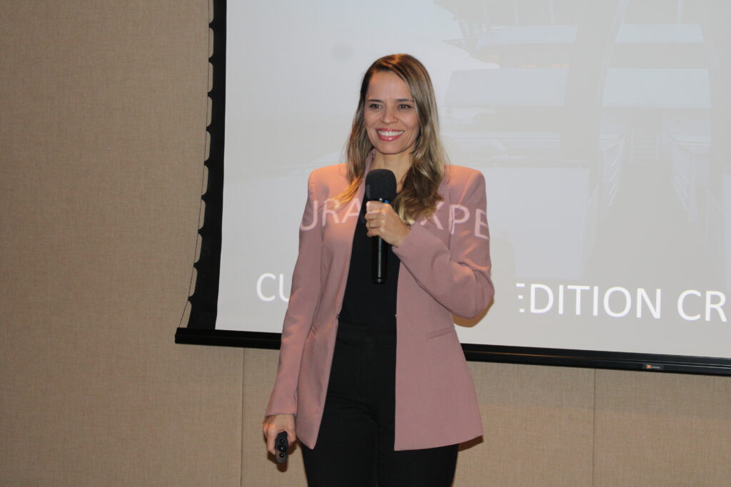 R11 Travel apresenta cruzeiros de expedição de luxo a agentes de viagens na sede da Ancoradouro R11 Travel apresenta cruzeiros de expedição de luxo a agentes de viagens na sede da Ancoradouro