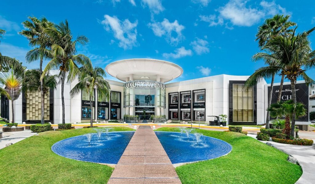 Caribe mexicano coloca Cancún e Playa del Carmen no turismo de compras Mais de 30 milhões de passageiros internacionais e nacionais passam anualmente por Cancún e Playa del Carmen (Divulgação/Interluxe Group)