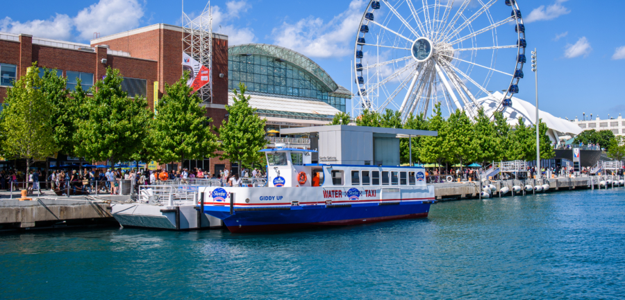 Navy Pier combina roda-gigante, atrações de lazer e vista para o lago Michigan. (Choose Chicago:Divulgação)
