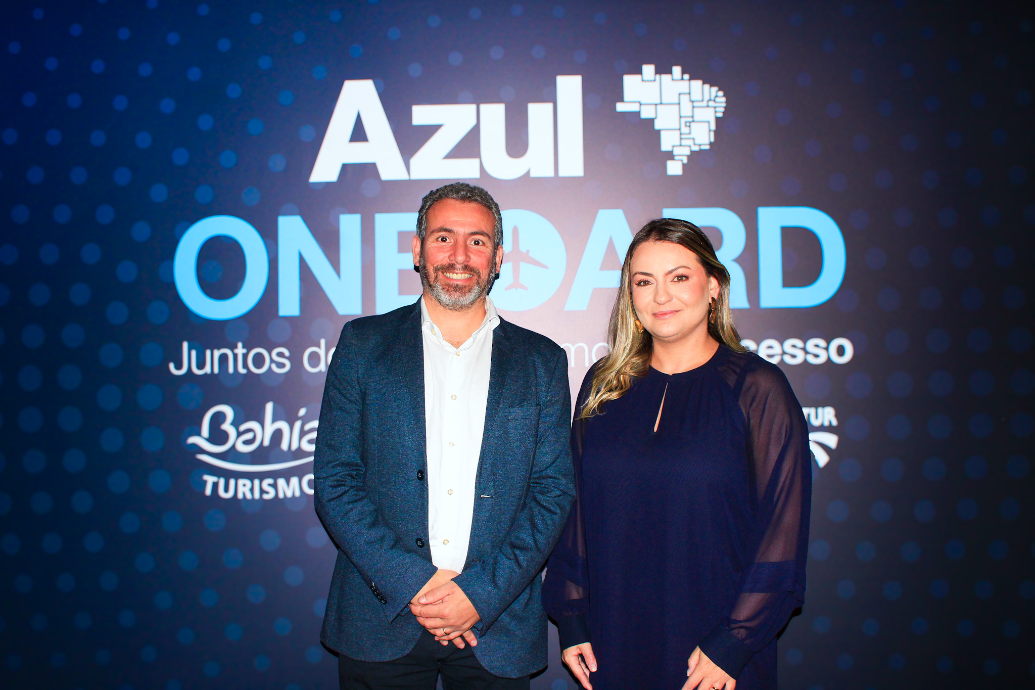 Ricardo Bezerra e Beatriz Barbi, da Azul