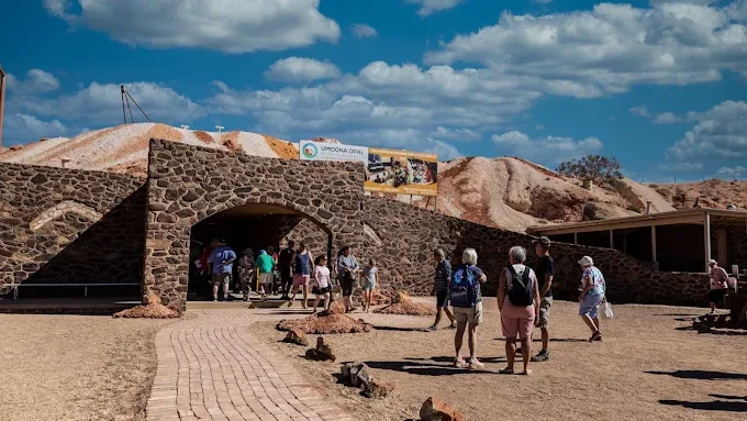 Coober Pedy: cidade subterrânea da Austrália transforma adaptação ao calor em atração turística Coober Pedy: cidade subterrânea da Austrália transforma adaptação ao calor em atração turística