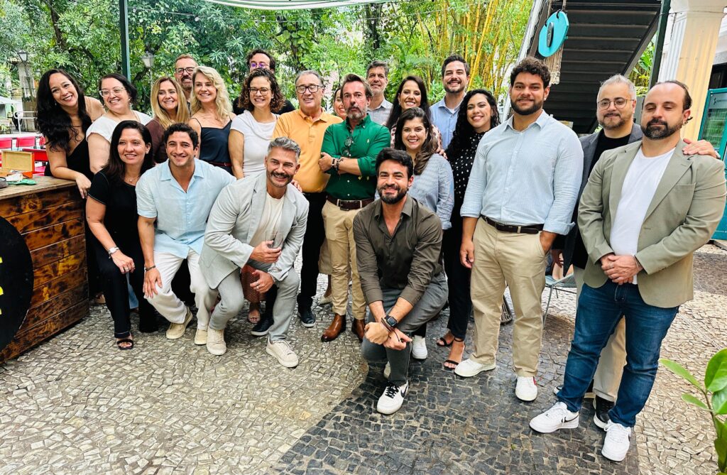 Olivier Hick deixa a Accor após 40 anos e recebe homenagem da equipe no Rio Olivier Hick deixa a Accor após 40 anos e recebe homenagem da equipe no Rio