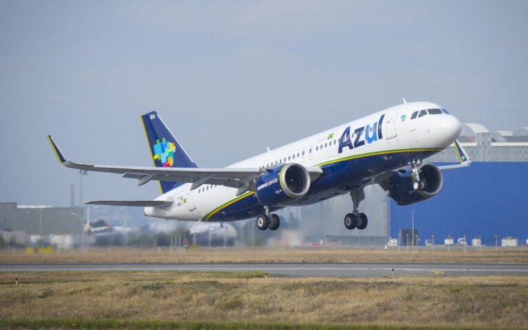 Azul