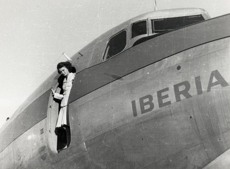 Iberia celebra 80 anos de comissários de bordo com história ligada ao Brasil Iberia