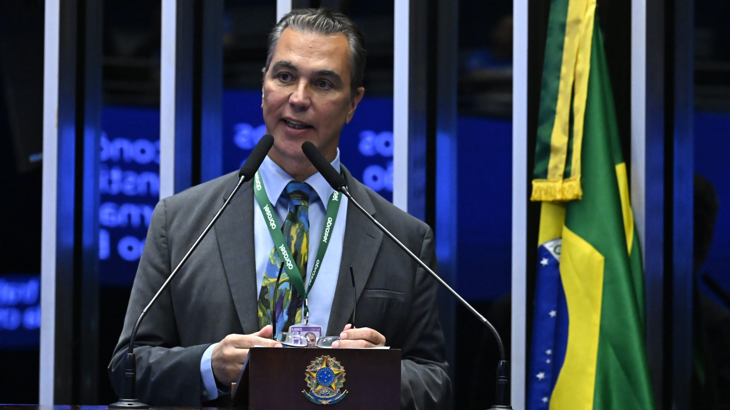 Abrasel critica fim da escala 6x1 e prevê alta de custos, inflação e fechamento de estabelecimentos Abrasel critica fim da escala 6x1 e prevê alta de custos, inflação e fechamento de estabelecimentos
