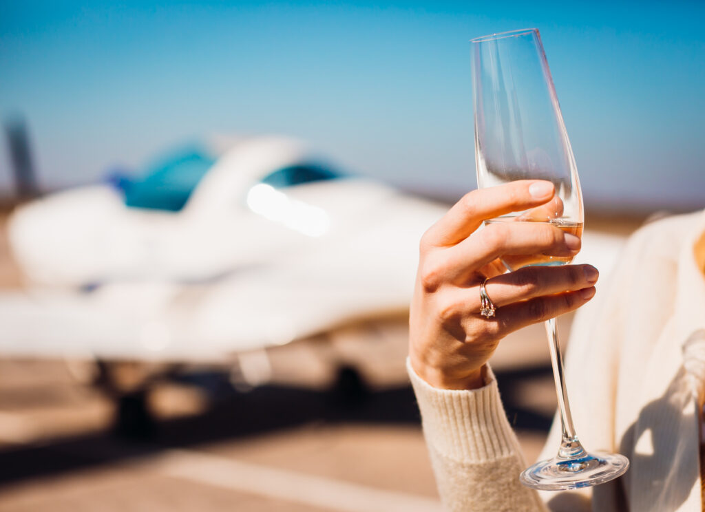 Luxo: Etihad, Emirates e SWISS lideram ranking de mais extravagantes da aviação em 2026 luxo