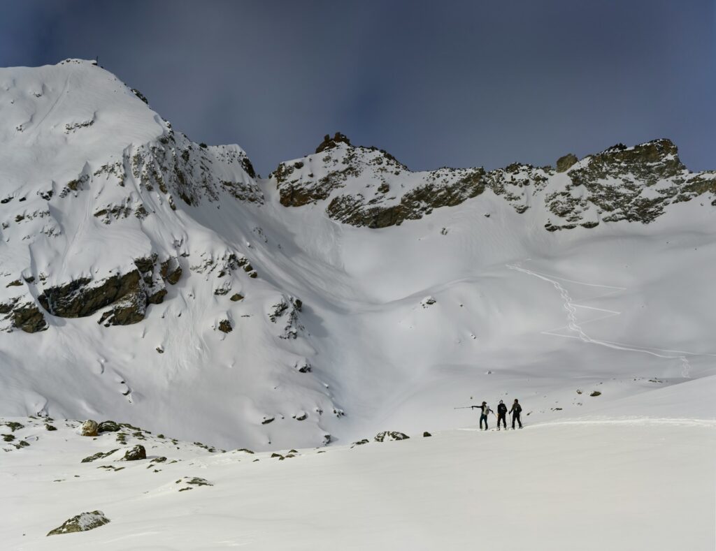 Avalanche na Laguna del Inca mata turistas e mobiliza equipes de resgate no Chile